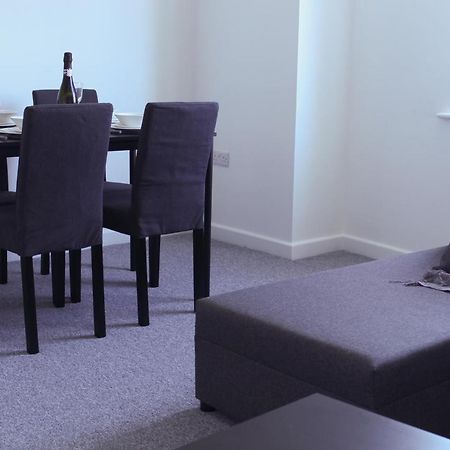 Stylish 1Br Apartment In The Heart Of Heywood Екстериор снимка