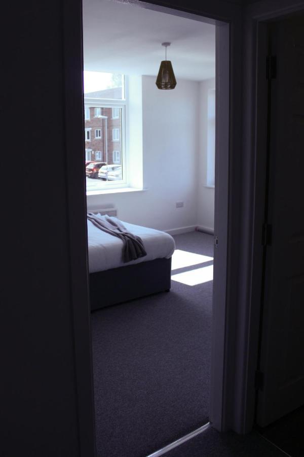 Stylish 1Br Apartment In The Heart Of Heywood Екстериор снимка