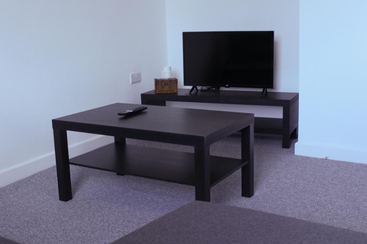 Stylish 1Br Apartment In The Heart Of Heywood Екстериор снимка