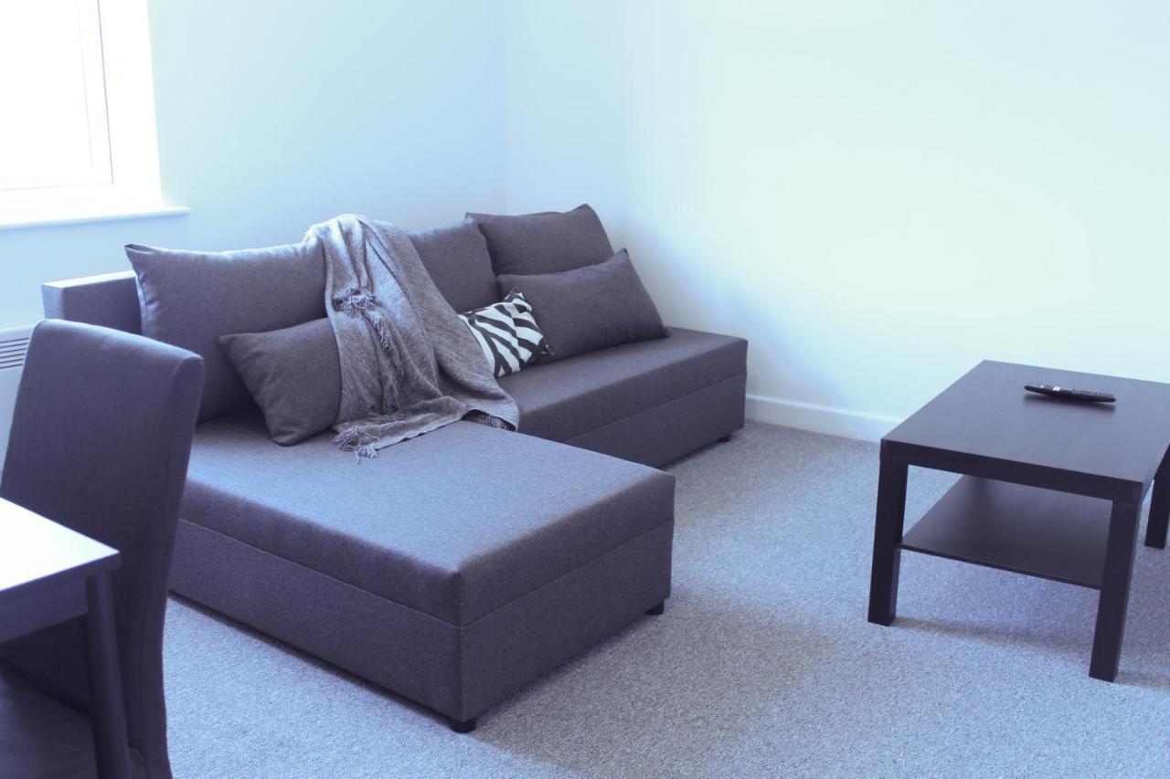 Stylish 1Br Apartment In The Heart Of Heywood Екстериор снимка