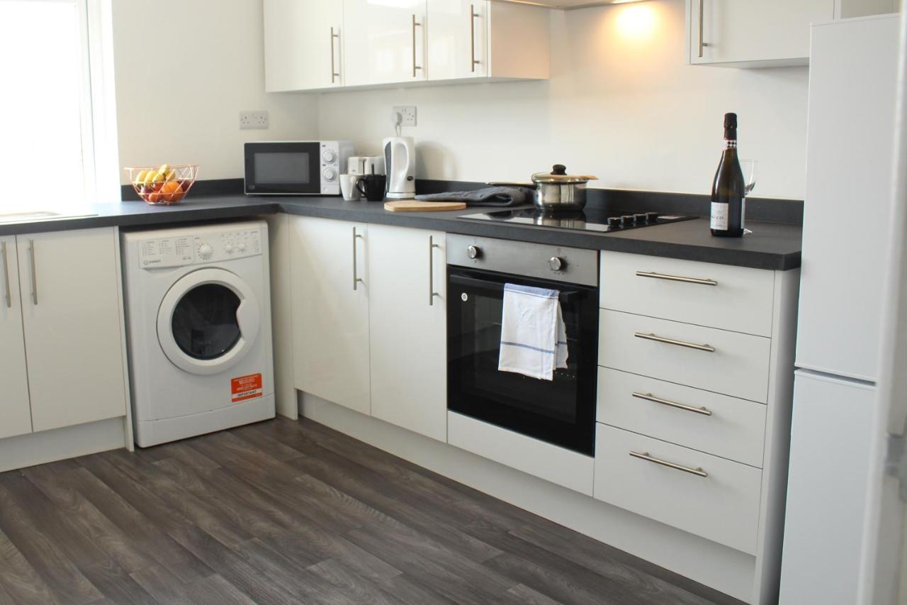 Stylish 1Br Apartment In The Heart Of Heywood Екстериор снимка