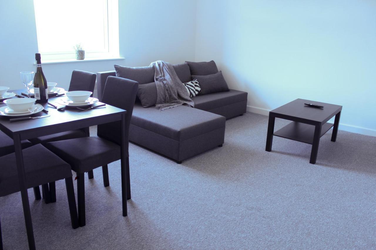 Stylish 1Br Apartment In The Heart Of Heywood Екстериор снимка